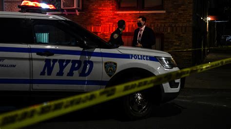 Man Arrested in 2 Fatal Stabbings During 4-Day Spree in Manhattan - The New York Times