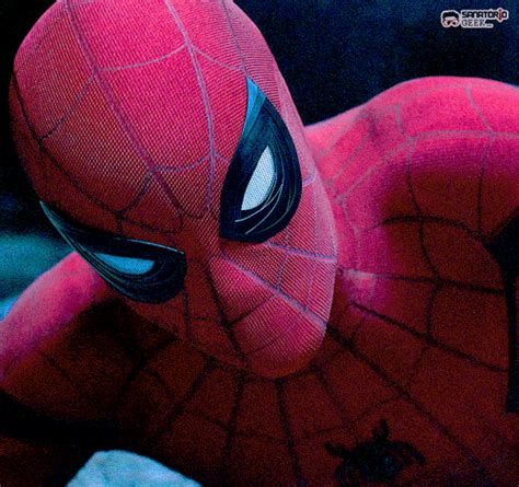 Spider-Man Costume Has Adjustable Eyes In Homecoming