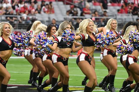 Arizona Cardinals Cheerleaders Editorial Stock Image - Image of arizonacardinals, precision ...