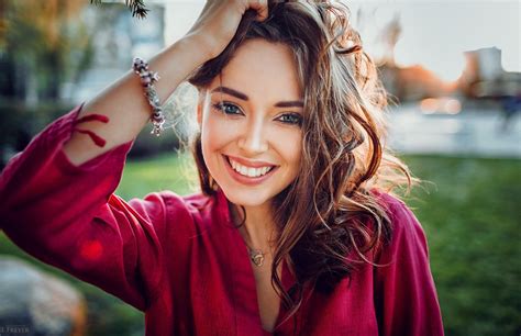 Wallpaper : face, women, model, depth of field, red, necklace, smiling ...