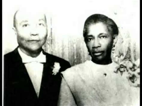 (Elijah Muhammad (Left) with his wife Clara Evans (Right))