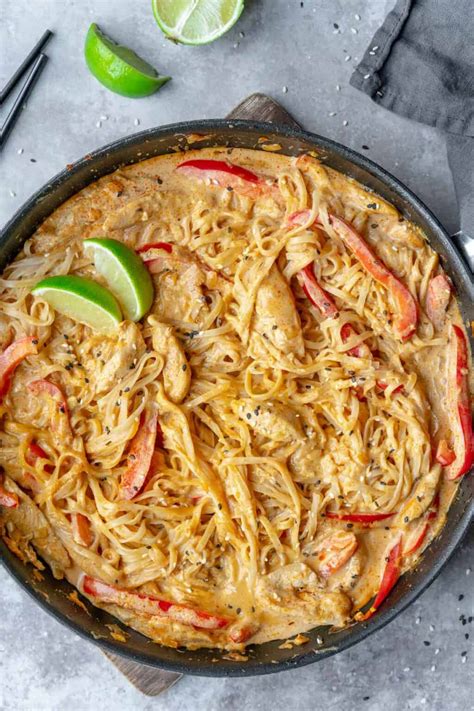 Thai Curry Noodles With Chicken (Crazy Good Sauce!) - The Yummy Bowl