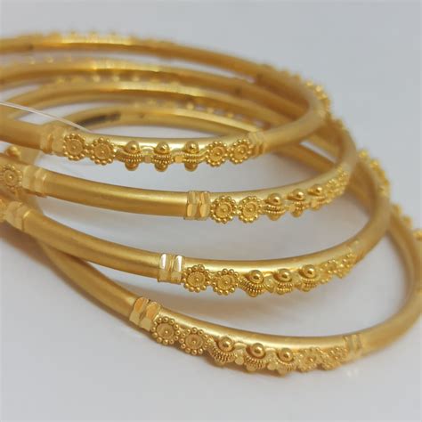 Buy Bead Floral Plain Gold Bangles Online | Kerala Jewellers - JewelFlix