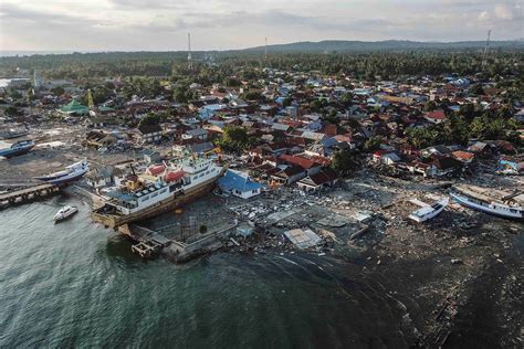 Damage from tsunami and earthquake, Donggala, Palu, 2018 [3000 x 2000 ...