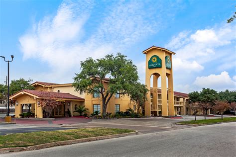 La Quinta Inn by Wyndham College Station | College Station, TX Hotels