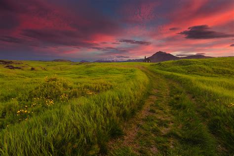 The Power of Foreground in Landscape Photography of Iceland