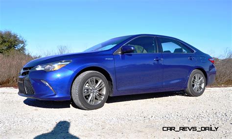2015 Toyota Camry SE Hybrid Review 20