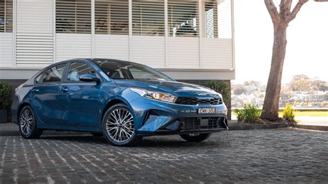 Kia Cerato Sport Plus Sedan 2023 review - Berita Otomotif Terbaru