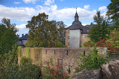 Siegen Upper Castle by Harlekin-Photos on DeviantArt