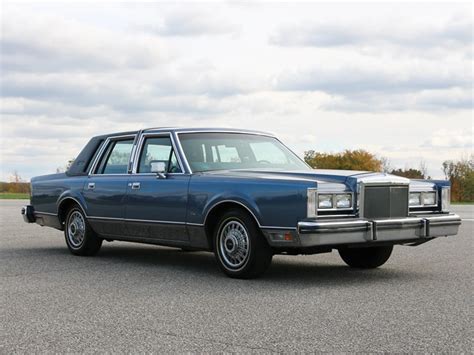 1981 Lincoln Town Car Base | Hagerty Valuation Tools