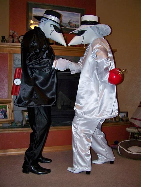 Couples Costume: Spy vs Spy | Couples costumes, Costumes, Halloween