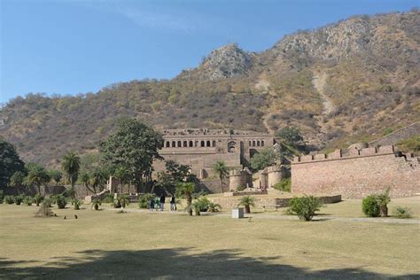 Night At Bhangarh Fort:The most haunted place in India - Tripoto