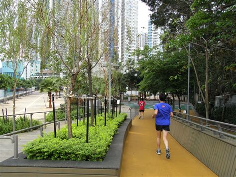 File:HK Ap Lei Chau Wind Tower Park 鴨脷洲風之谷公園 visitors 緩跑徑 Jogging track April-2012.JPG ...