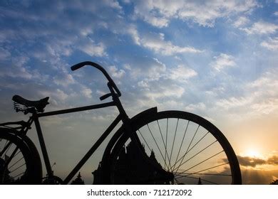 Classic Bicycle Silhouette Sunset Background Stock Photo 712172092 ...