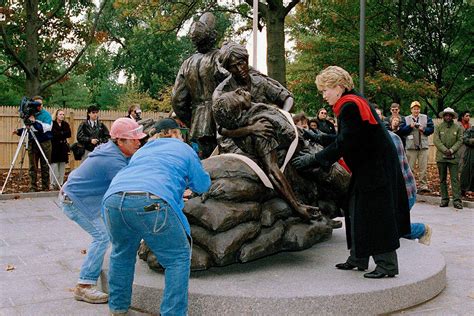 Renowned sculptor who created Vietnam Women’s Memorial dies | Peninsula ...