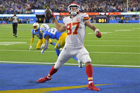 Kelce scores 3 touchdowns, Chiefs rally past Chargers 30-27 - The San ...