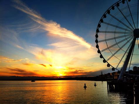 The Great Wheel...a ferris wheel on Seattle's waterfront at sunset June ...