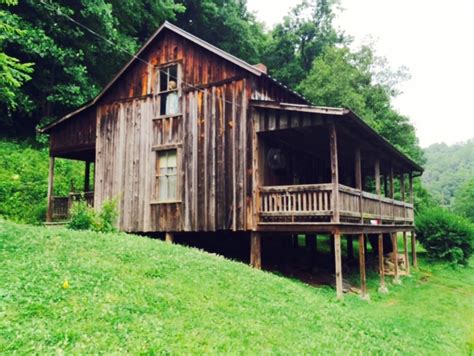 Tour Loretta Lynn’s Childhood Home | Dusty Old Thing