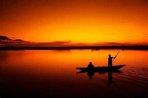 Why do fishermen fish at night? - Fishmadpro