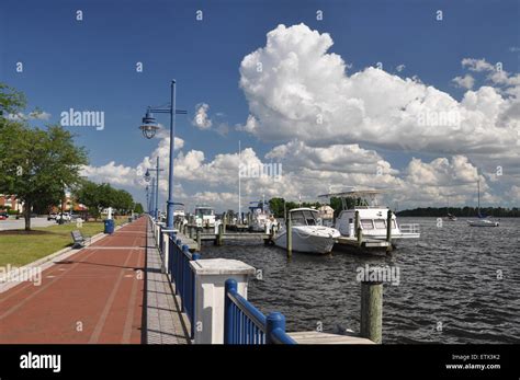 The Washington, NC waterfront Marina Stock Photo - Alamy