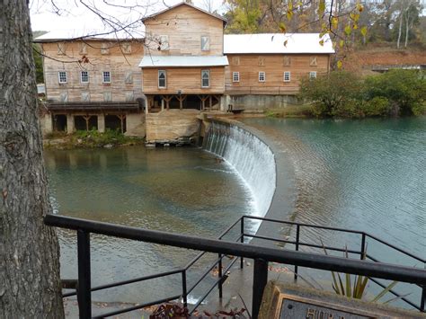 Traveling in our 5th Wheel: Hurricane Mills, Tennessee