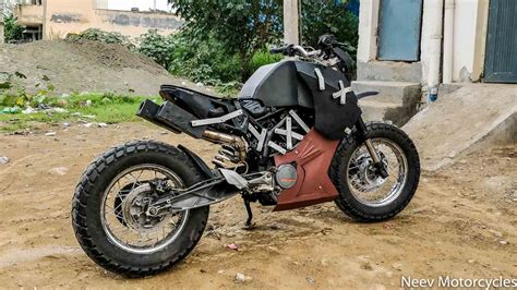 KTM Duke 200 modified to feature in a movie - Video