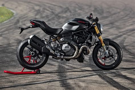 Ducati Monster 1200S Review | Ducati Bike Reviews | Devitt