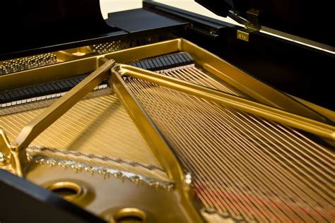 File:Steinway Grand Piano Iron Plates and Strings.jpg - Wikipedia