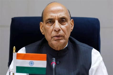 Defence Minister Rajnath Singh arrives in Bengaluru to attend Aero ...