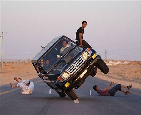 Extreme car stunts (14 pics) - Izismile.com