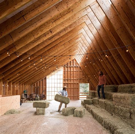 Modern Wooden Barn by MOTIV Architects