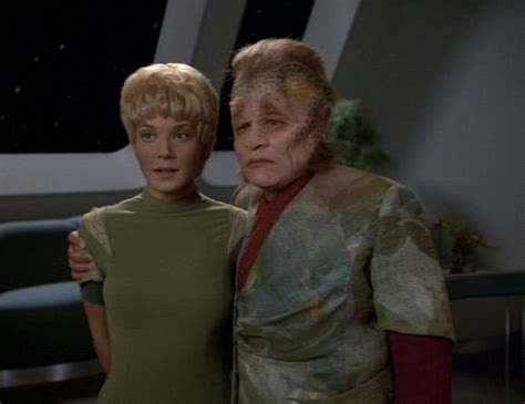 Revisiting Star Trek: Voyager's 'Caretaker' | Star Trek