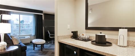 Bellevue Hampton Inn and Suites Hotel in Bellevue, WA