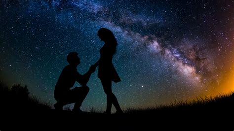 Boy Proposing Girl in Night | 2560x1440 resolution wallpaper