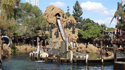 Safe and Fun, Log Flume Ride in California - View Traveling