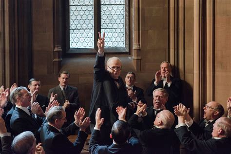 Darkest Hour Review: Gary Oldman Astounds as Churchill | Collider