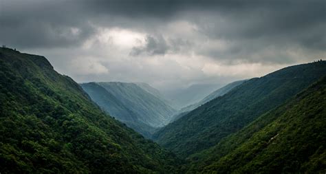 Meghalaya - Monsoon in Cloud's Abode - F5 Escapes - Solo and Group Women only Travel Company India