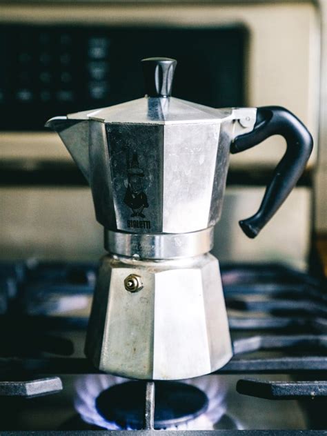 Moka Pot Coffee (How to Use a Moka Pot!) – A Couple Cooks