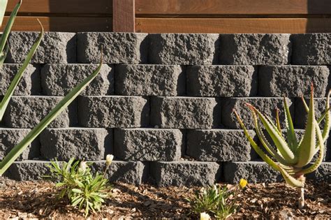 Gardenwall Standard Retaining Wall Blocks | Darling Downs Brick Sales