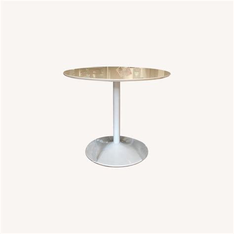 Modern White Tulip Table - AptDeco