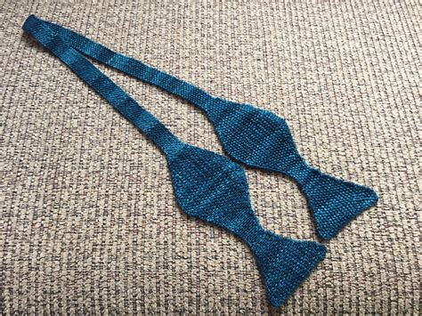 ISO proper bow tie knitting pattern : r/GeeKnitting