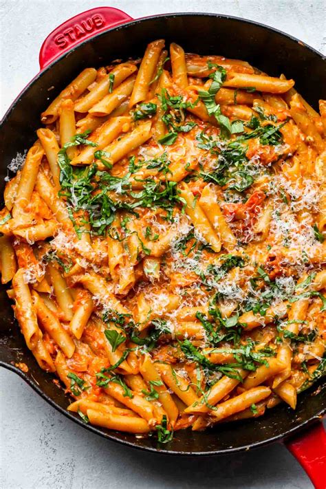 One Pan Creamy Tomato Pasta - Dishing Out Health