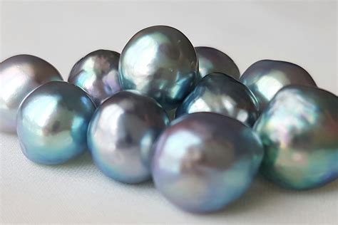 "Comparing Naturally Occurring and Dyed Akoya Pearls" | Ralph Mueller ...