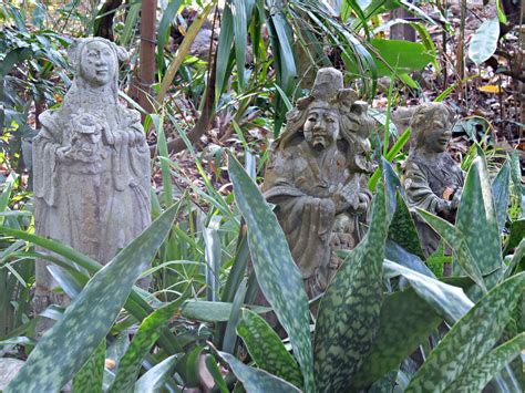 Garden Statues at Mae Fah Luang Art & Cultural Park, Chiang Rai ...