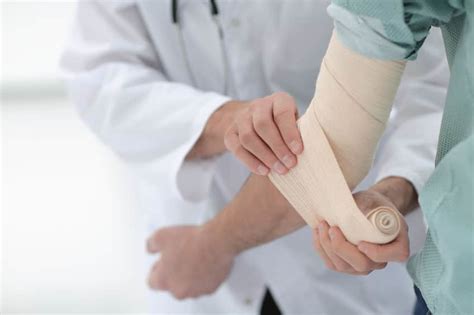 What To Expect After Tennis Elbow Surgery - SimplyJnJ