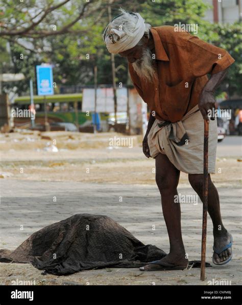 India beggar hi-res stock photography and images - Alamy