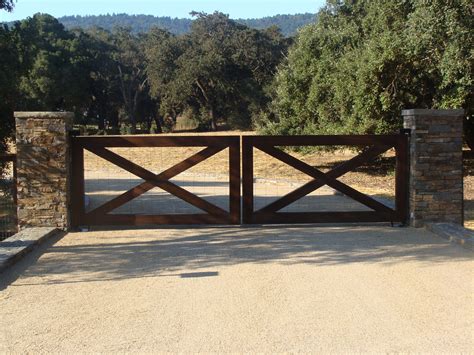 Slideshow for Gates & Fencing | Driveway gate, Farm gate entrance, Farm gate