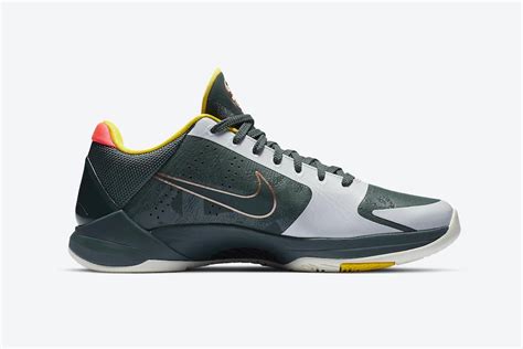 The Nike Kobe 5 Protro EYBL Growls in Green - Sneaker Freaker