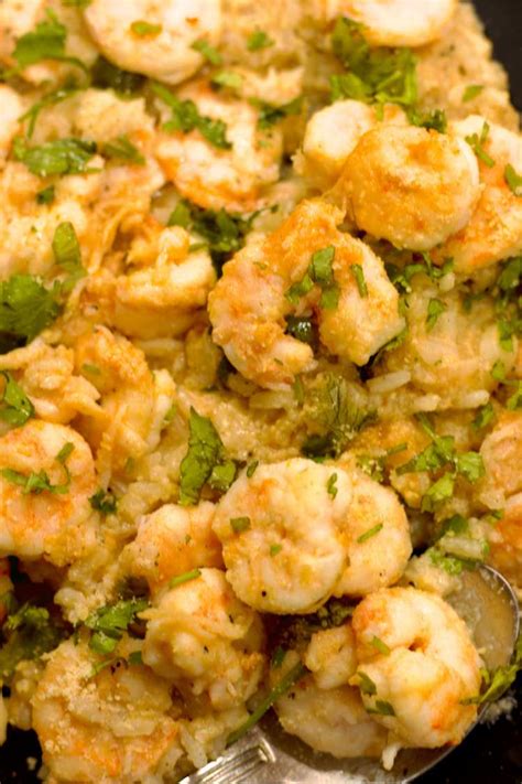 Creamy Garlic Butter Shrimp And Rice - Easy 20 Minute Dinner - RecipeMagik