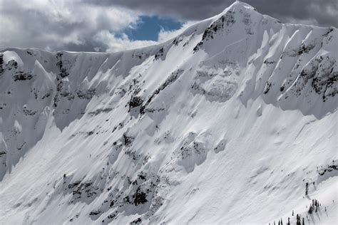 Slab avalanche on steep terrain | Gallatin National Forest Avalanche Center